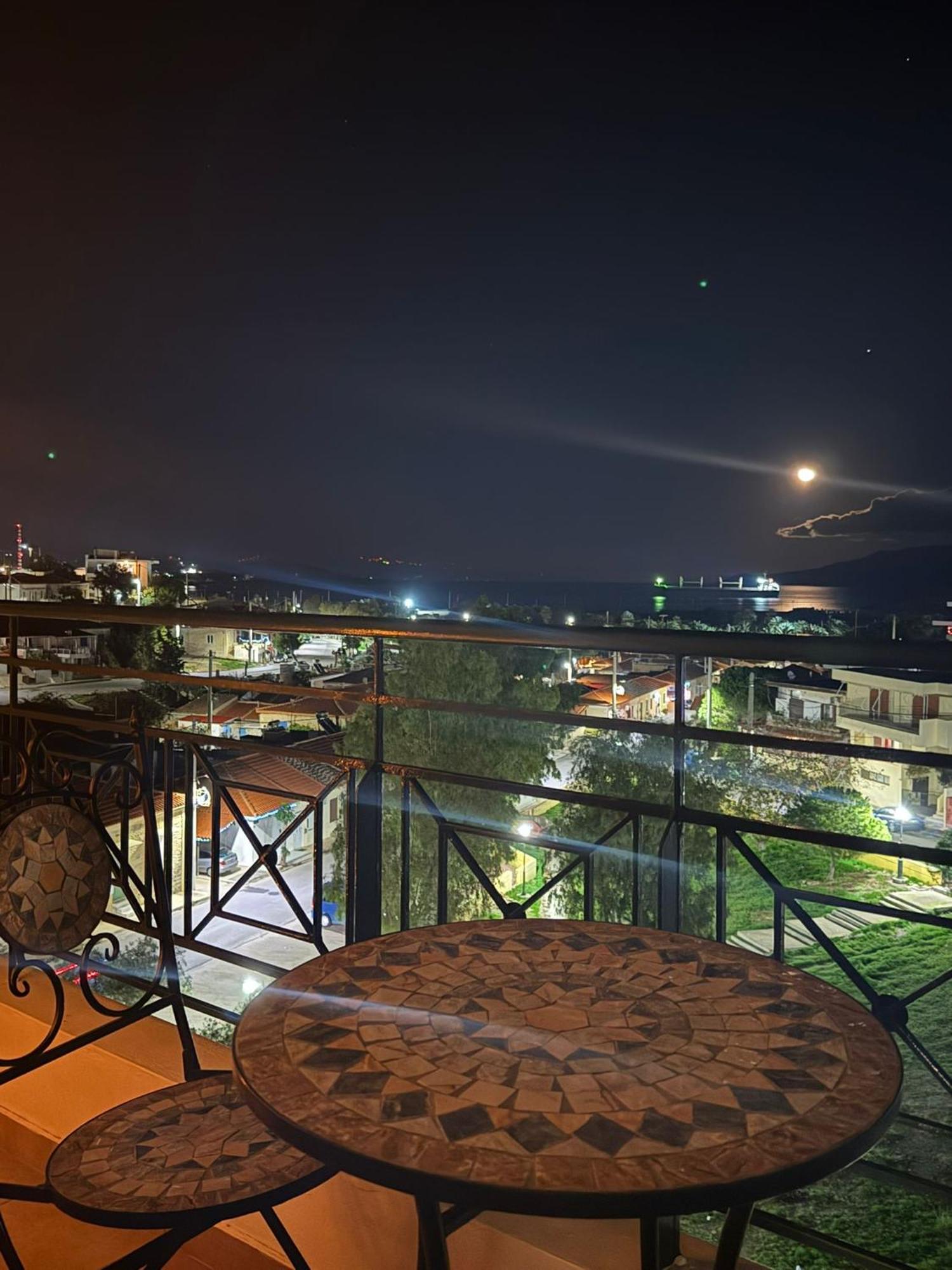 Sea & Mountain Apartment Close To Port And City Lávrion 외부 사진